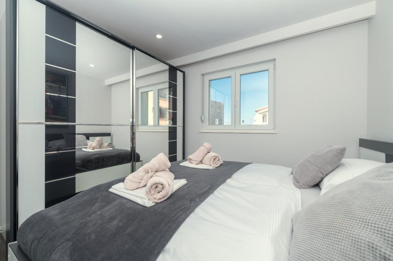 Luxury Apartment Purple Summer Sea View Makarska Bagian luar foto